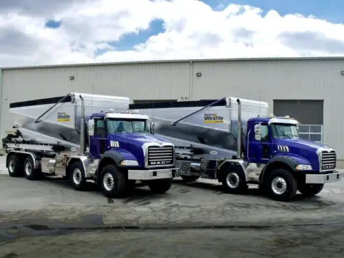 Two Bay-Lynx Ultralite UL20 Spreaders